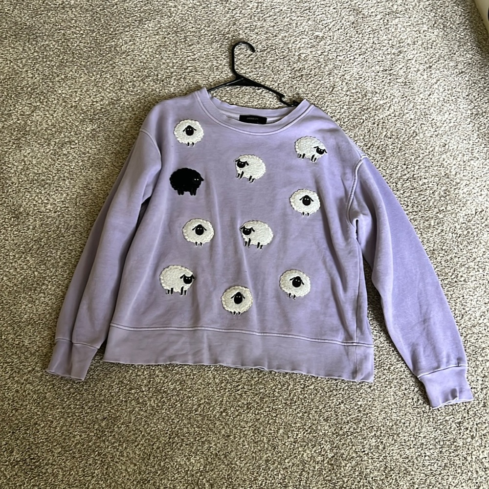 Lavender crewneck with sheep